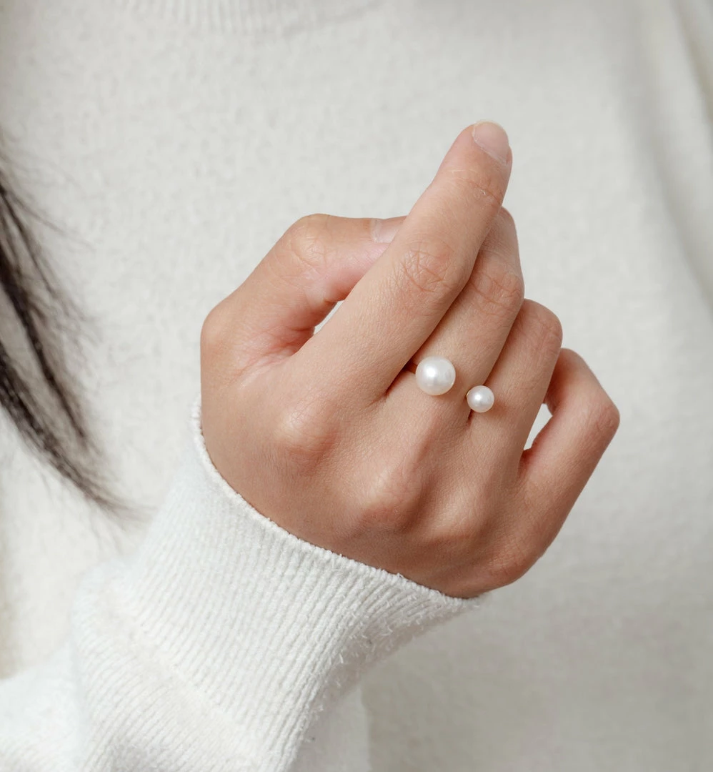 Cadine Jewellery Viburnum Ring - 14kt Solid Gold 2 Cadine Jewellery Viburnum Ring - 14kt Solid Gold