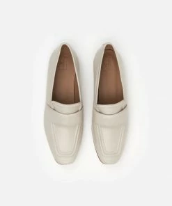 Flattered Vivienne Flats - Creme Leather Footwear