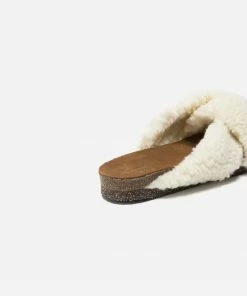 Flattered Lou Sandal - Creme Teddy