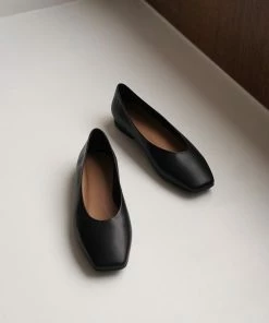 Flattered Nikki Flats - Black Leather