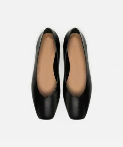 Flattered Nikki Flats - Black Leather